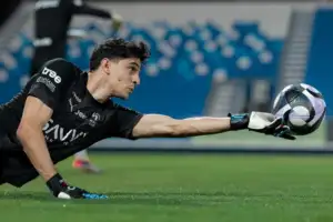 ياسين-بونو-300x200 نجوم كأس العالم | عقدة المهاجمين:كيف يخطط بونو و مارتينيز ترويظ الكبار؟