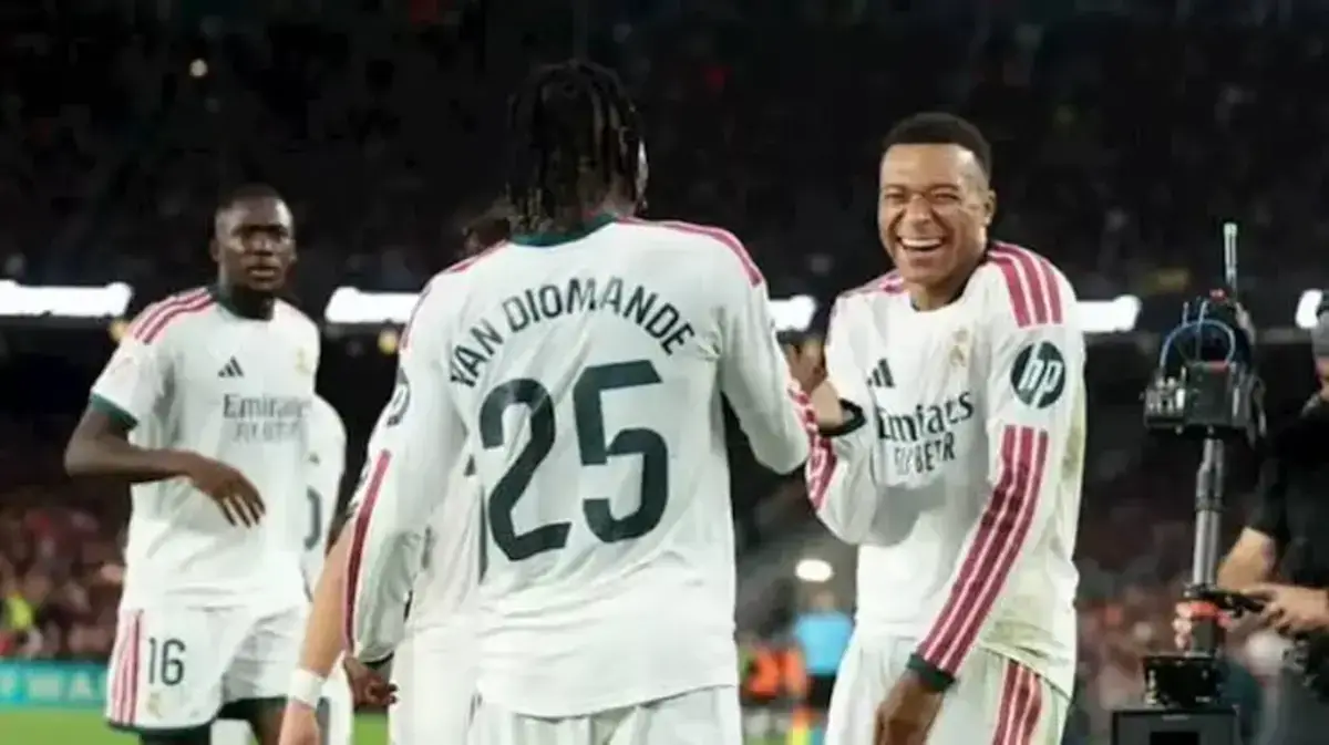 barcelona-vs-real-madrid-clasico-2026-2 برشلونة يسيطر بالأرقام وريال مدريد يخطف النقاط.. ليلة سقوط المتصدر في فخ المرتدات!